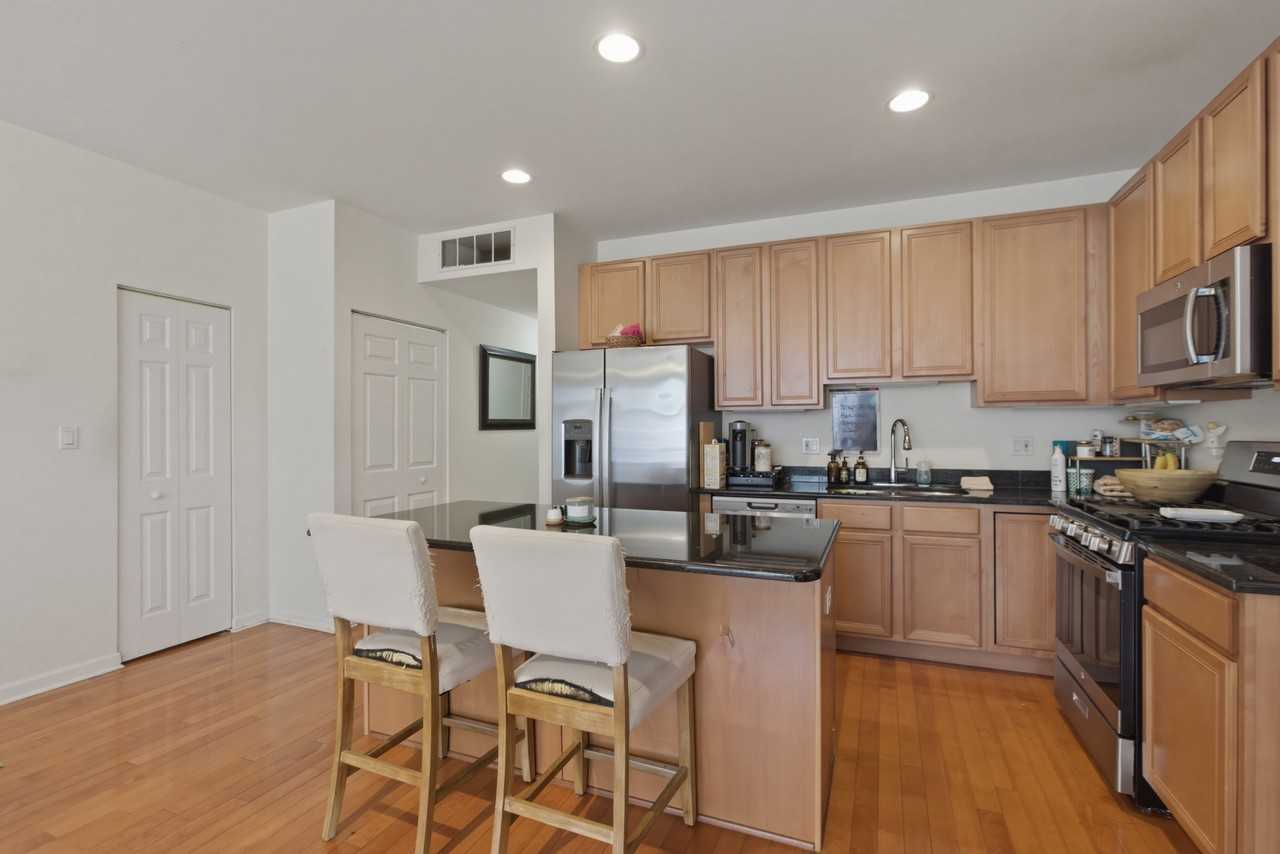808 W University Ln #2B - Photo 7 of 17