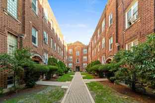 658 W Oakdale Ave #2C - Photo 1 of 1