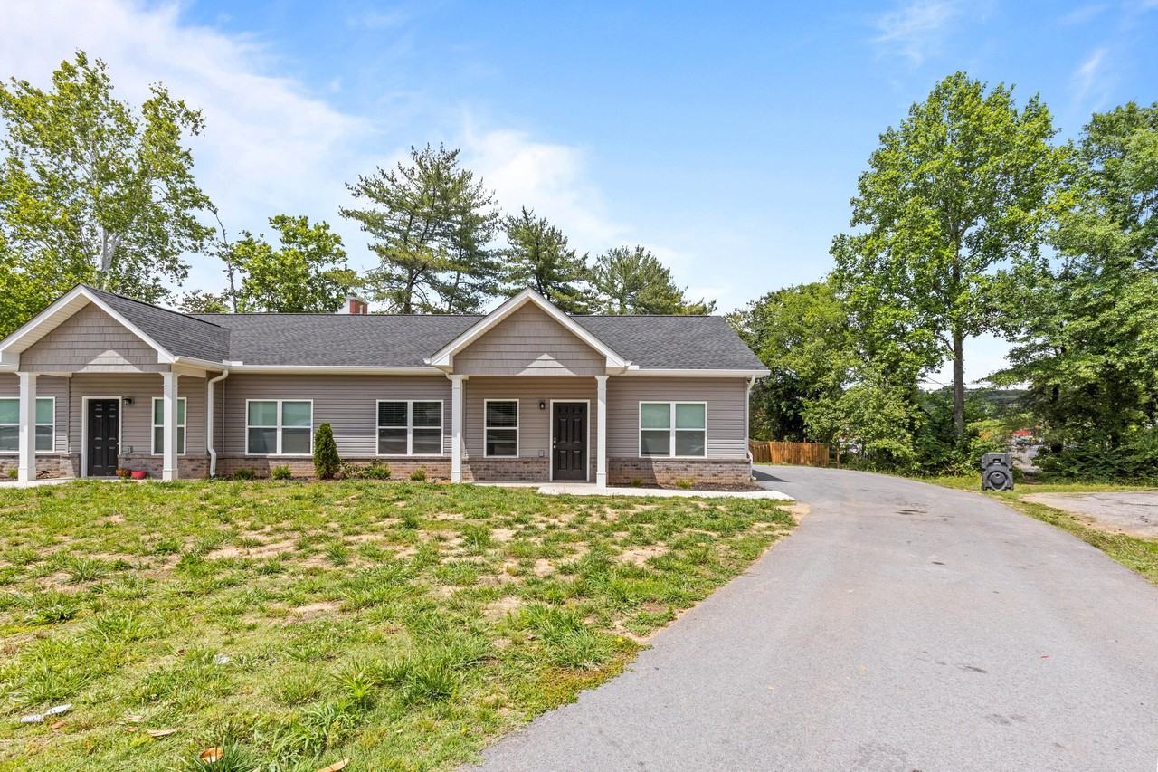 4718 Metro Park Ln - Photo 2 of 23