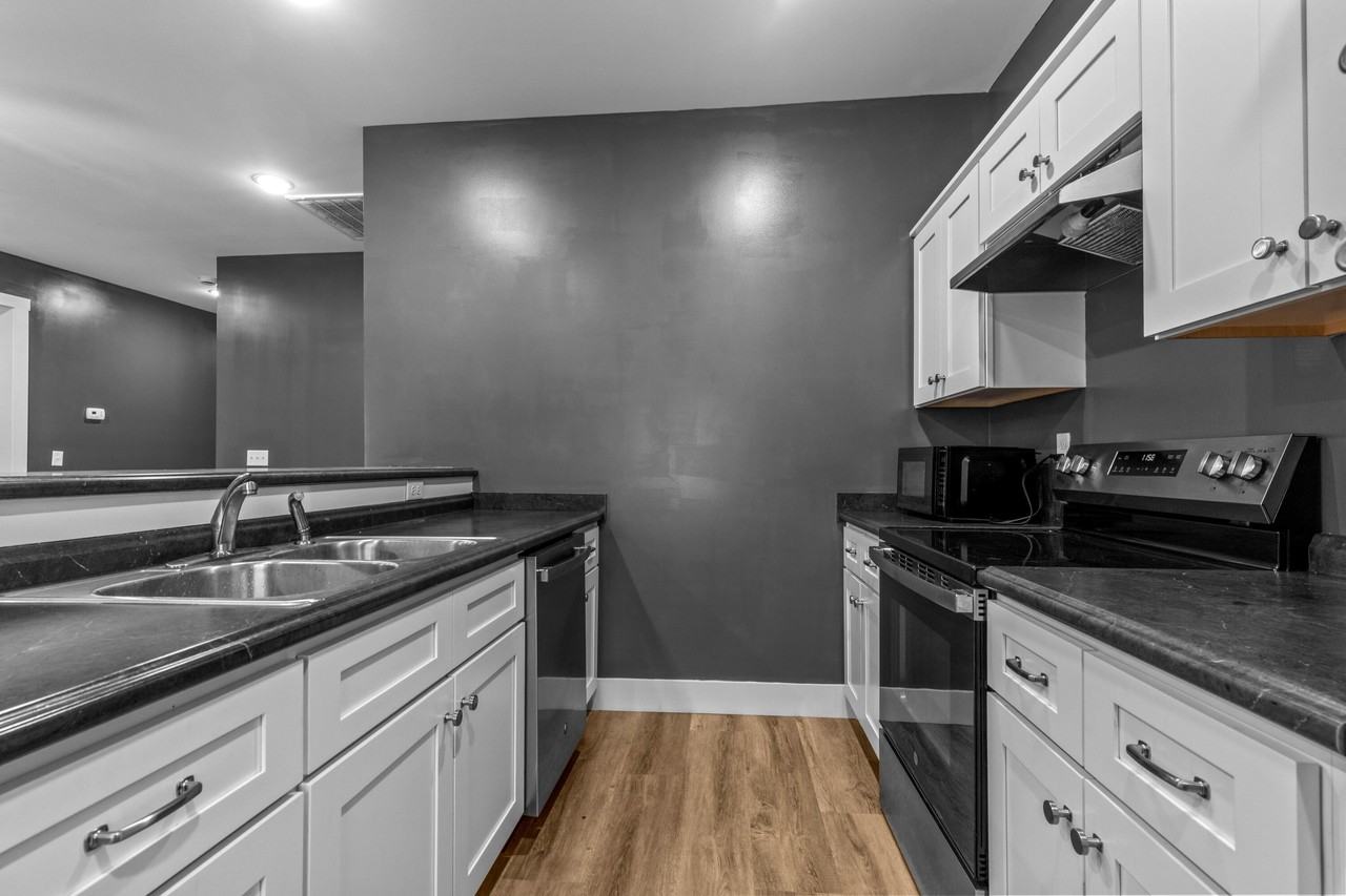 4718 Metro Park Ln - Photo 7 of 23