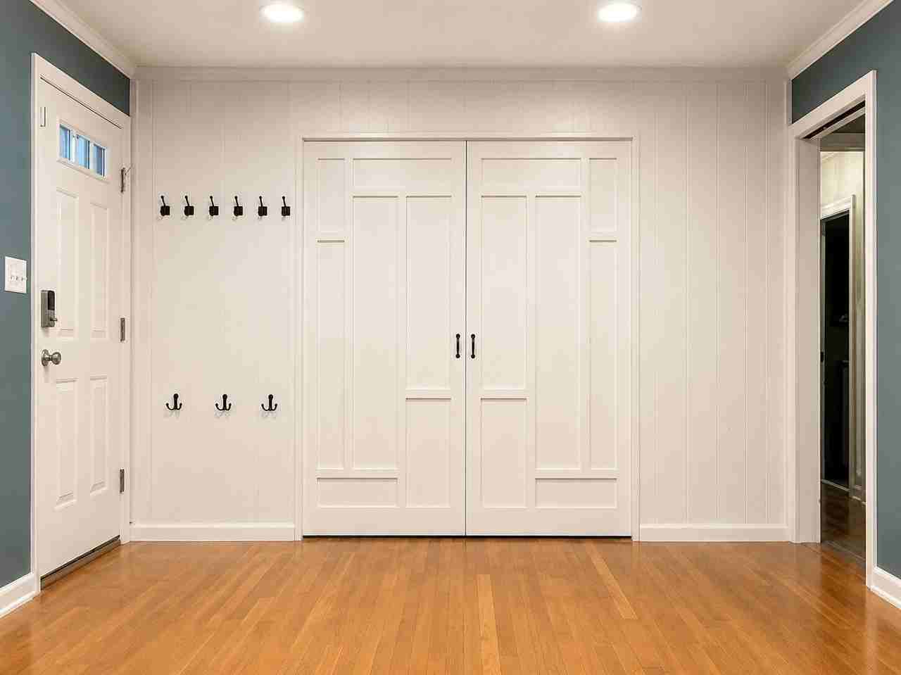 902 Endicott St - Photo 5 of 24