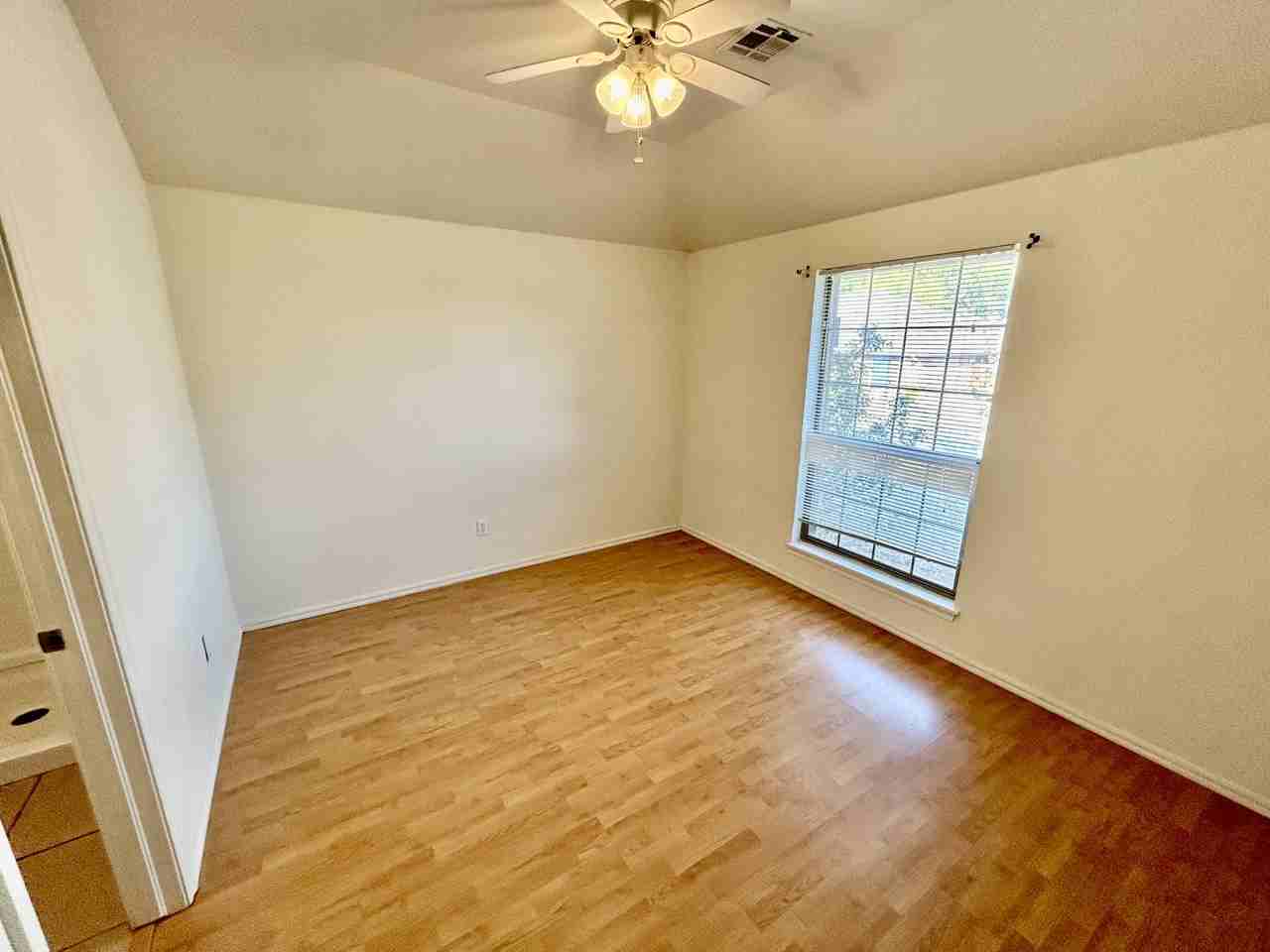 1416 S Mississippi Ave #1 - Photo 4 of 12