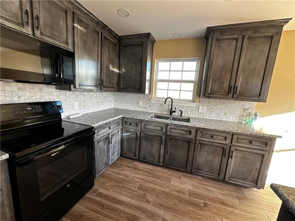 4516 Pecos Ln - Photo 4 of 28