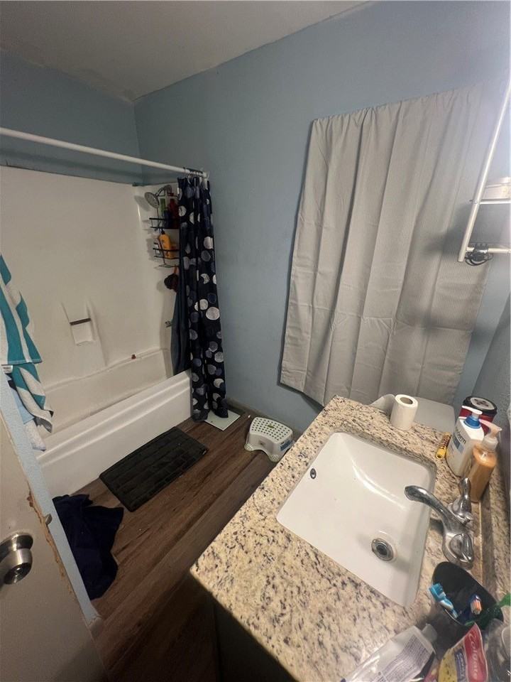 1018 Shiels Dr - Photo 6 of 7