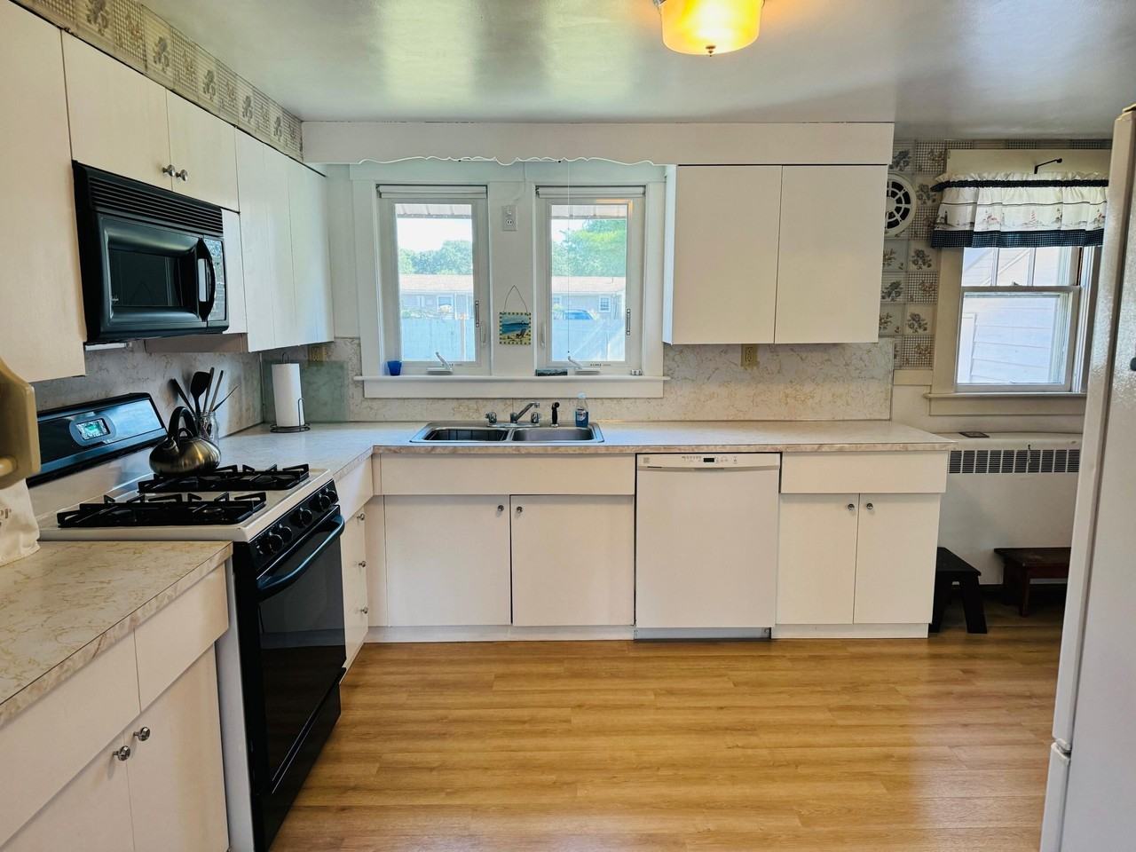 24 Robinson Rd - Photo 4 of 19