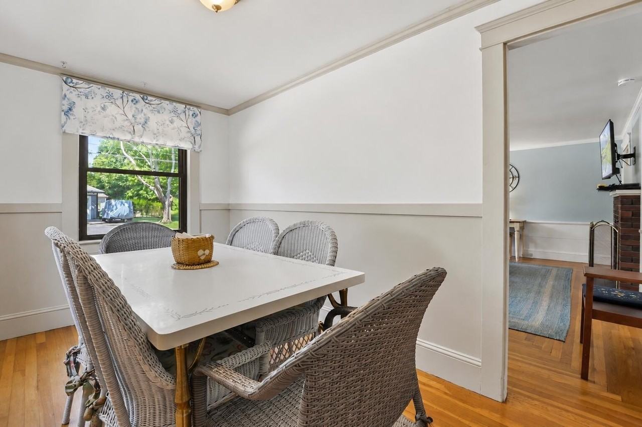 24 Robinson Rd - Photo 5 of 19