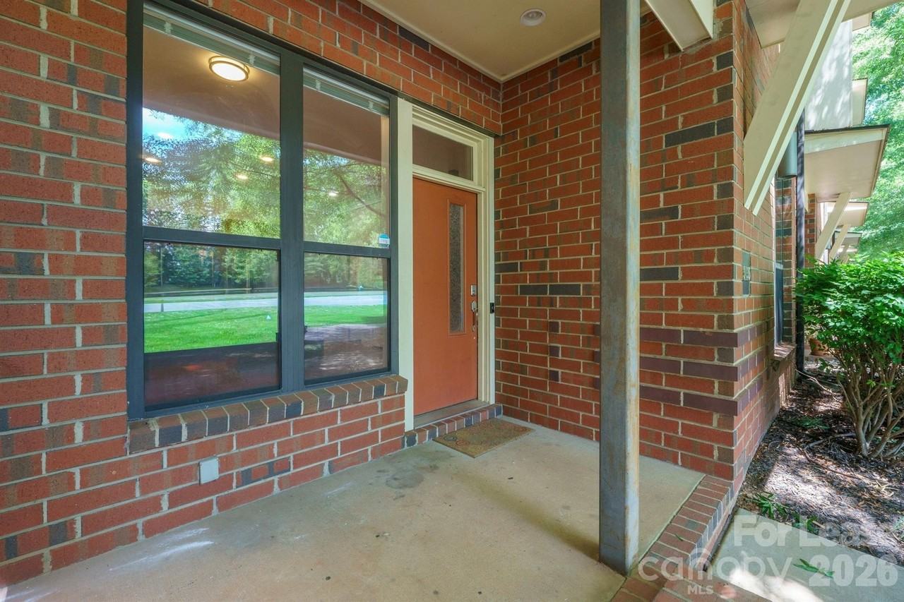 3435 Spencer St - Photo 4 of 32