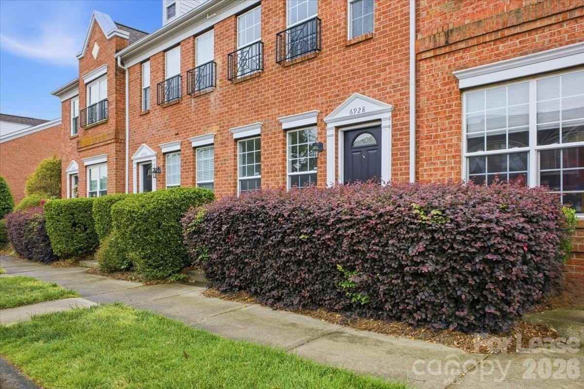 6928 Creft Cir - Photo 3 of 39