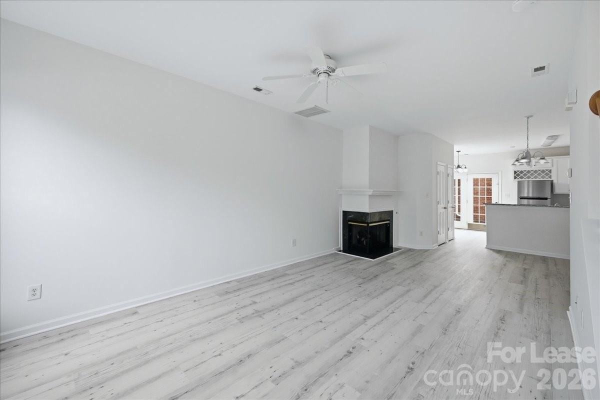 6928 Creft Cir - Photo 4 of 39