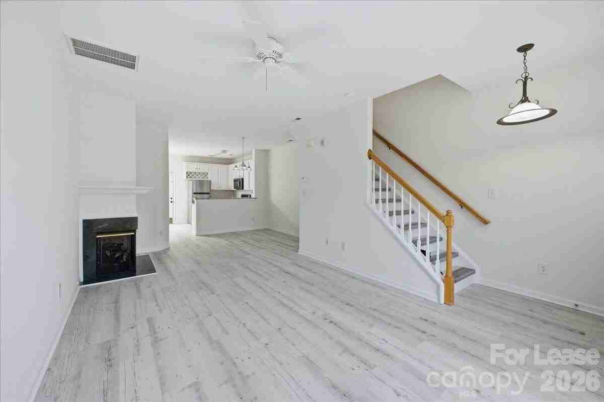 6928 Creft Cir - Photo 6 of 39