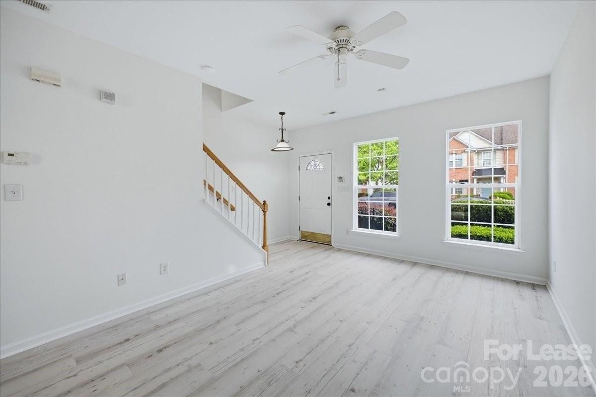 6928 Creft Cir - Photo 7 of 39