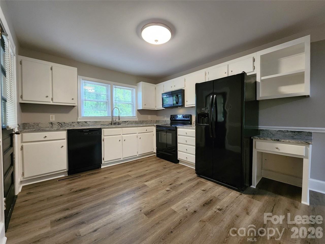 330 W Church St - Photo 4 of 15