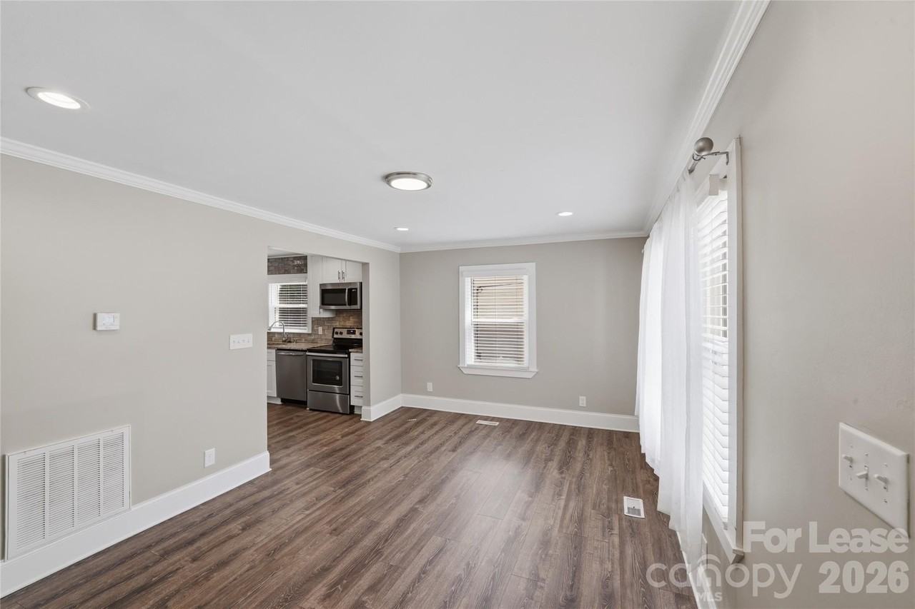4239 Dinglewood Ave - Photo 6 of 25