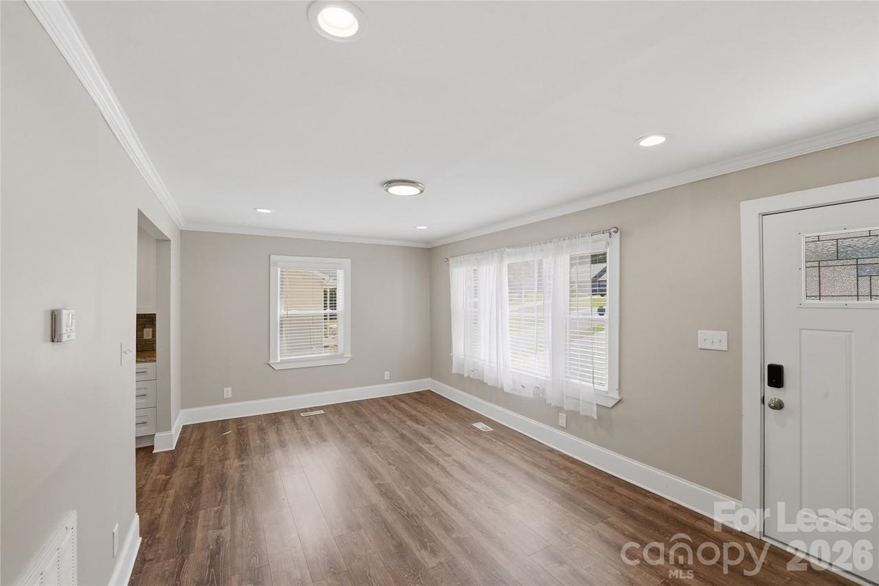 4239 Dinglewood Ave - Photo 7 of 25