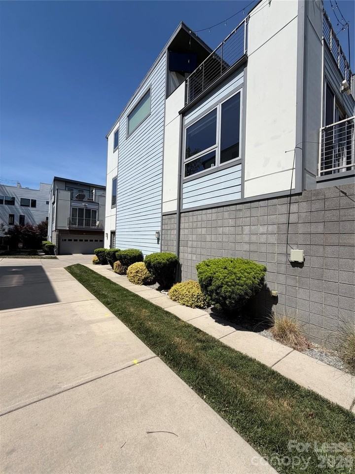 919 Westbrook Dr #A - Photo 3 of 3