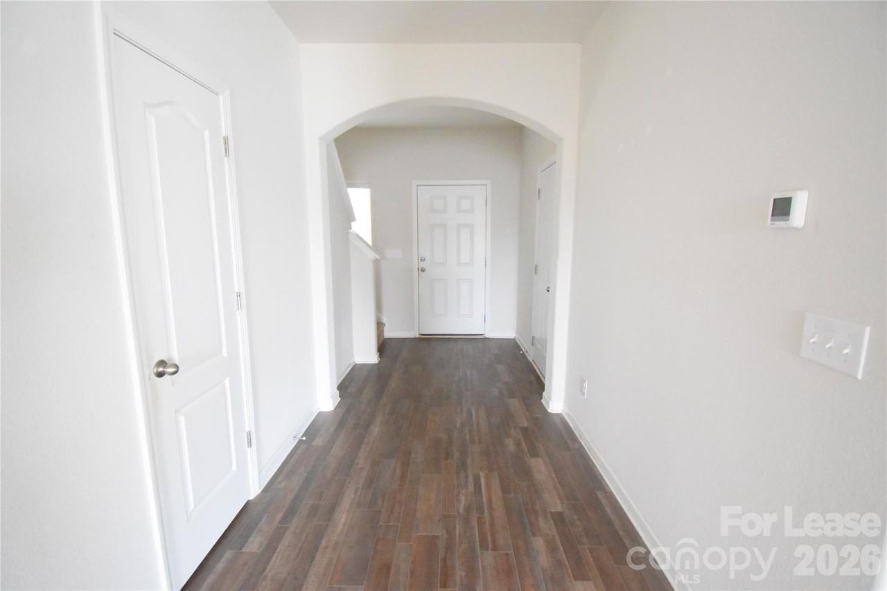 9709 Weikert Rd - Photo 4 of 28