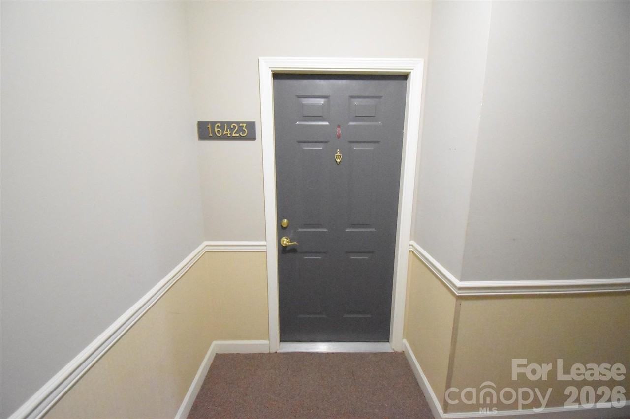 16423 Golden River Ln - Photo 3 of 25