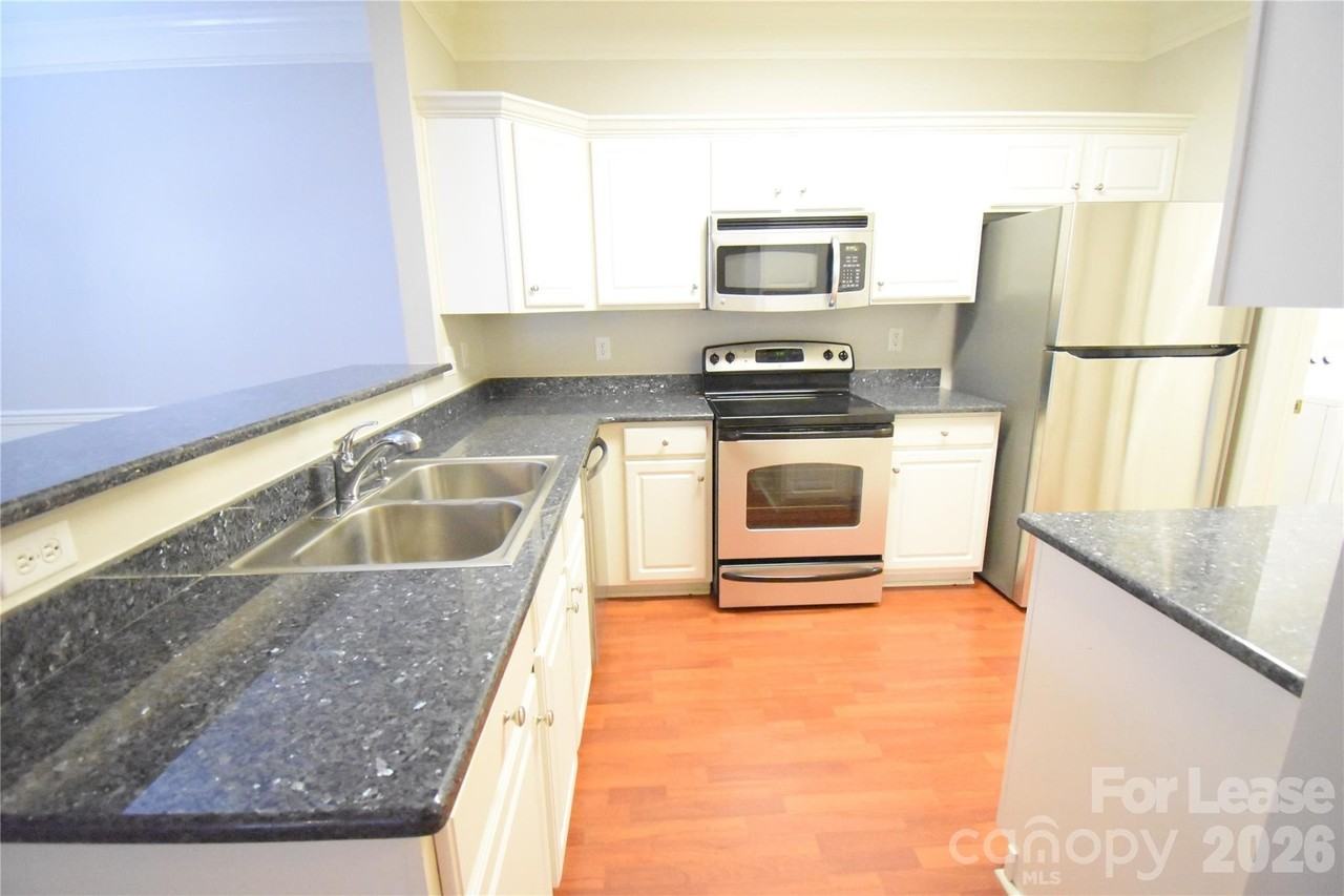 16423 Golden River Ln - Photo 6 of 25