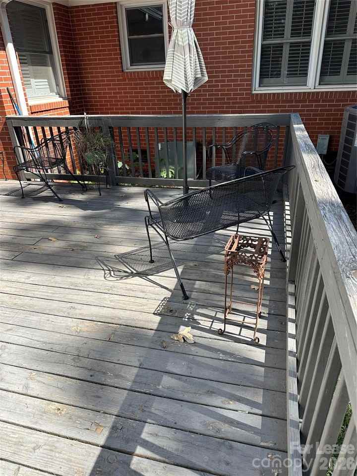 700 S Main St - Photo 4 of 20
