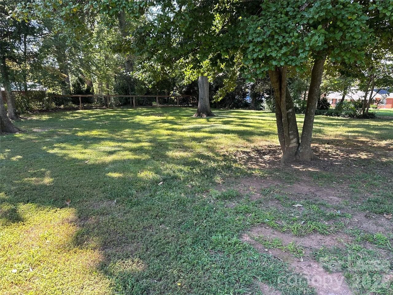 700 S Main St - Photo 5 of 20