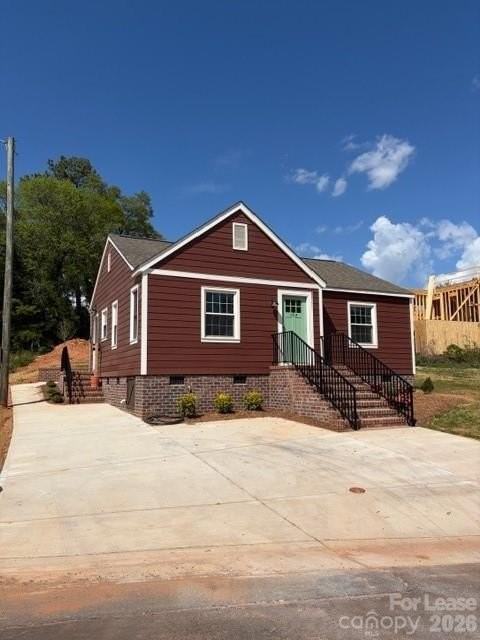 102 Lincoln St - Photo 2 of 6