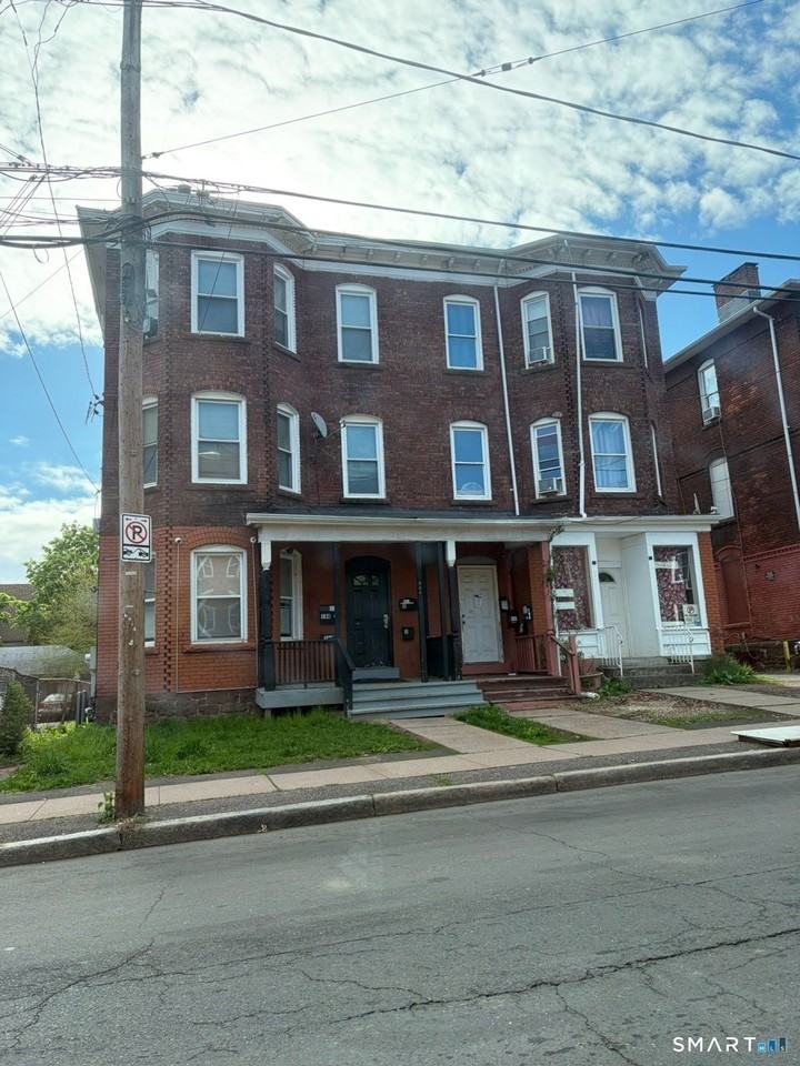 144 Putnam St - Photo 5 of 12