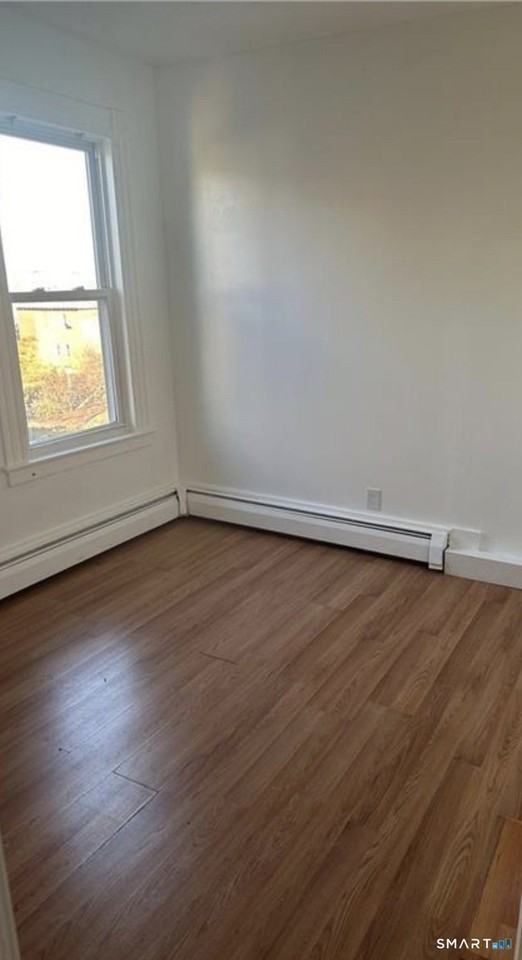 144 Putnam St - Photo 6 of 12