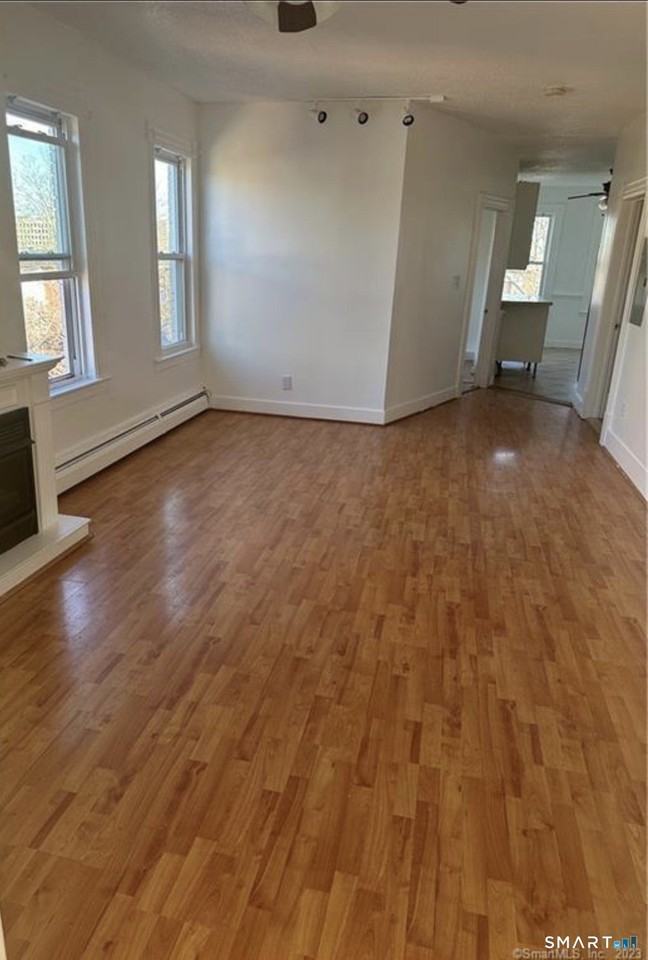 144 Putnam St - Photo 7 of 12