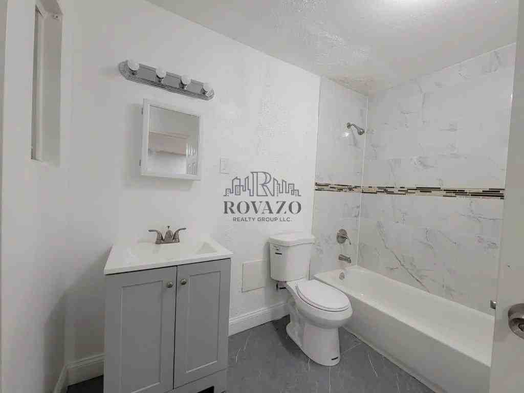 595 Elizabeth Avenue #3E - Photo 3 of 3