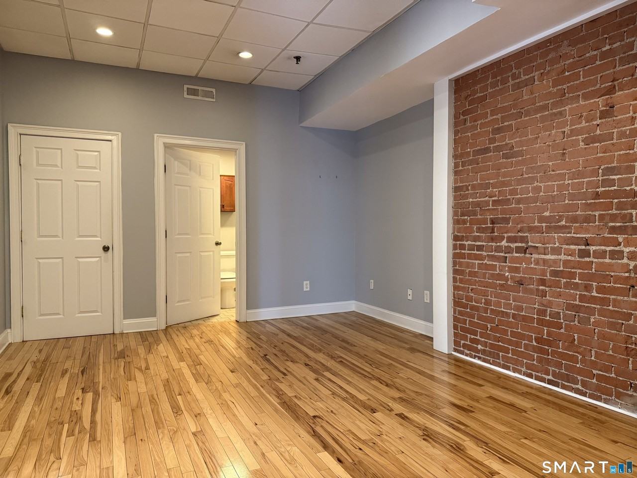 51 Bank St #2C - Photo 5 of 9