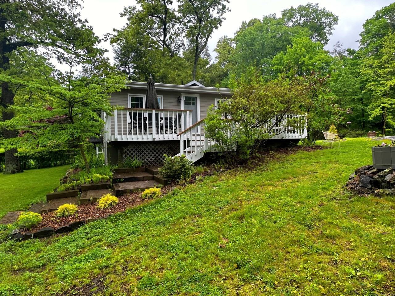 18 Inglenook Rd - Photo 2 of 24