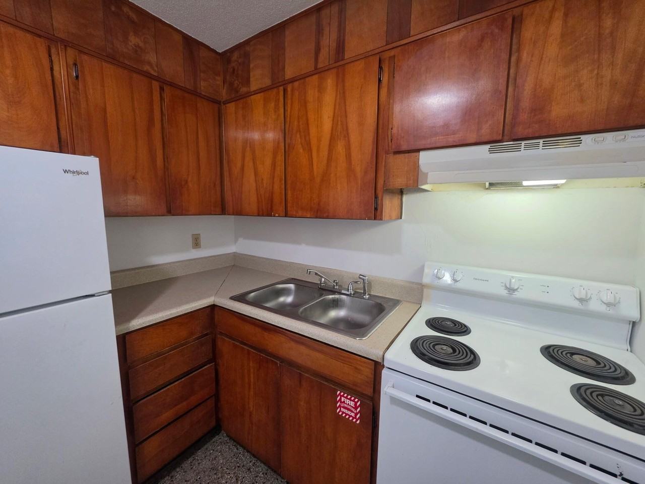 111 Chicago Ave Se #1 - Photo 3 of 14