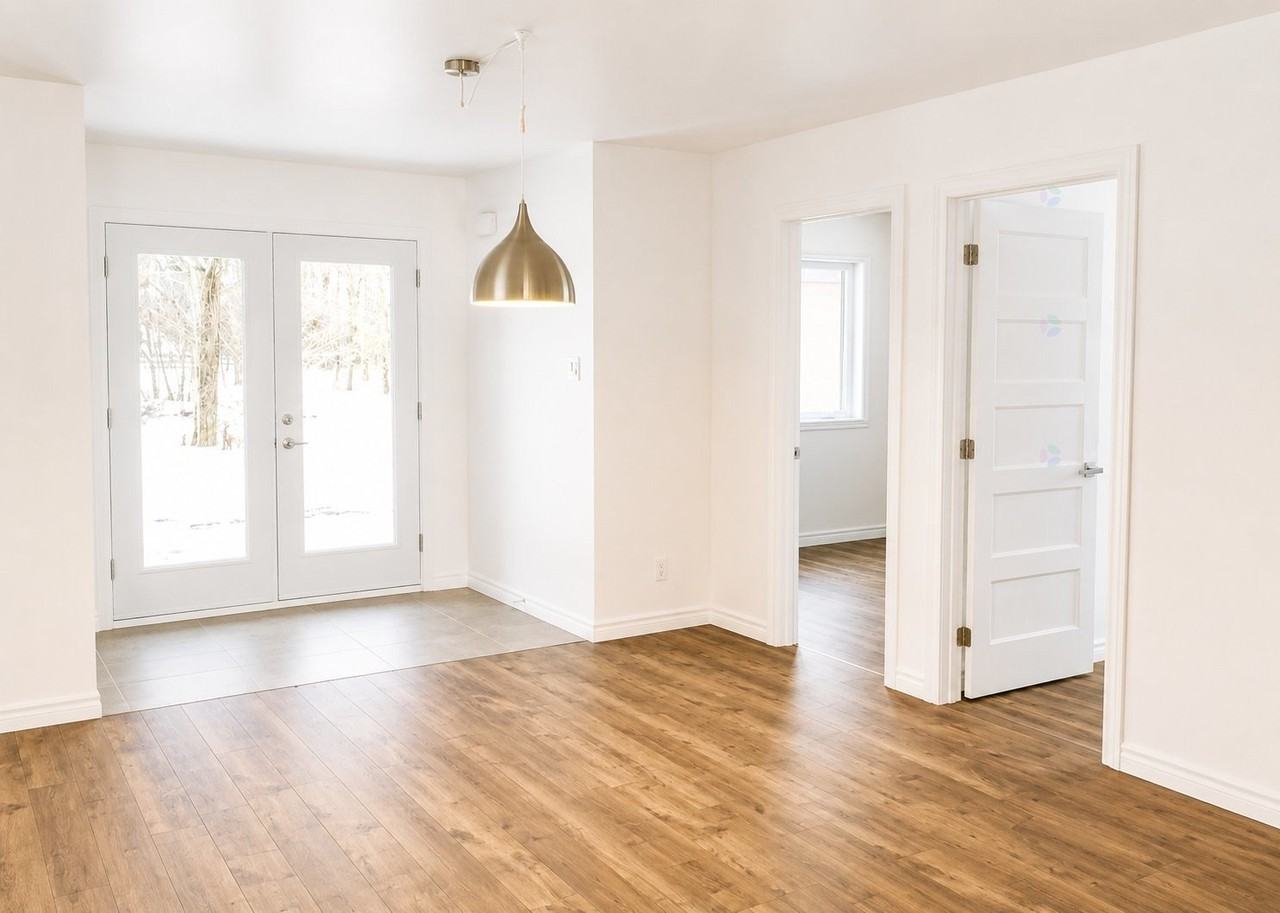 1855 Av Du Marais-Ombragé - Photo 2 of 5