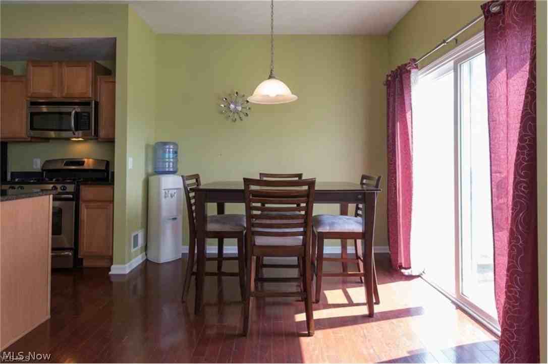 442 Turner Dr - Photo 4 of 24