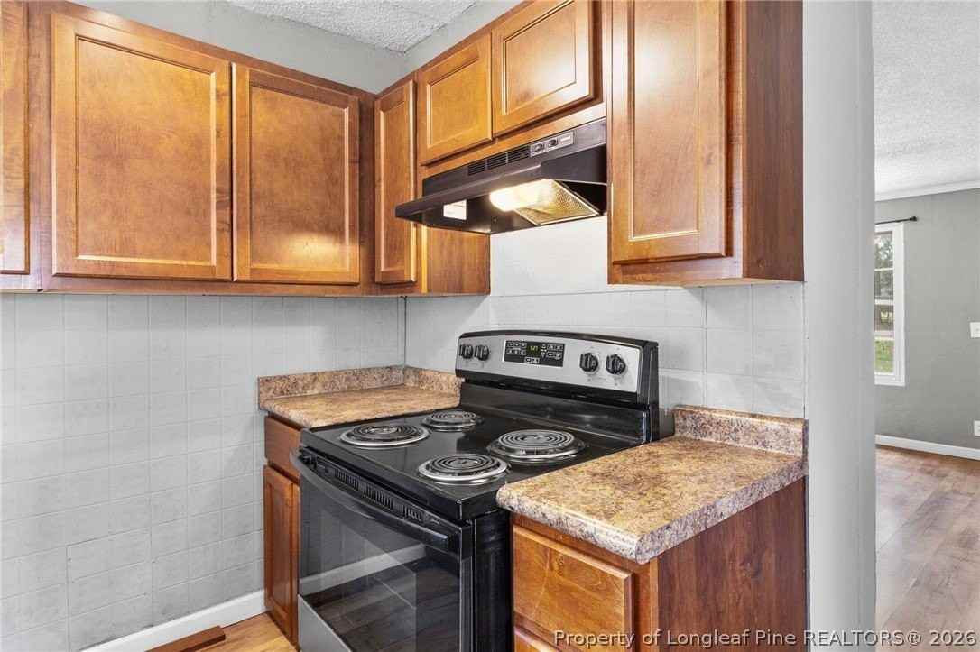 1061 Bernadine St - Photo 7 of 19
