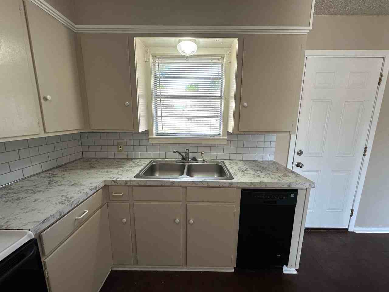 210 Memory Ln - Photo 5 of 19
