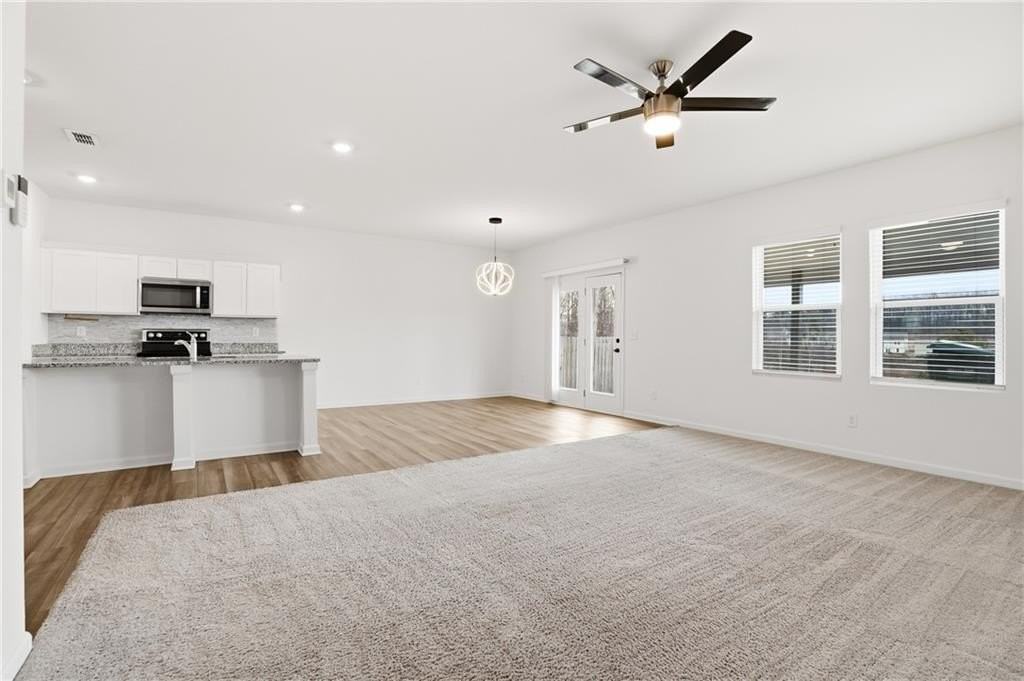 395 Knightsbridge Ln - Photo 6 of 33