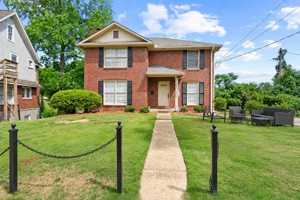 featured image of 1414 Caplewood Dr