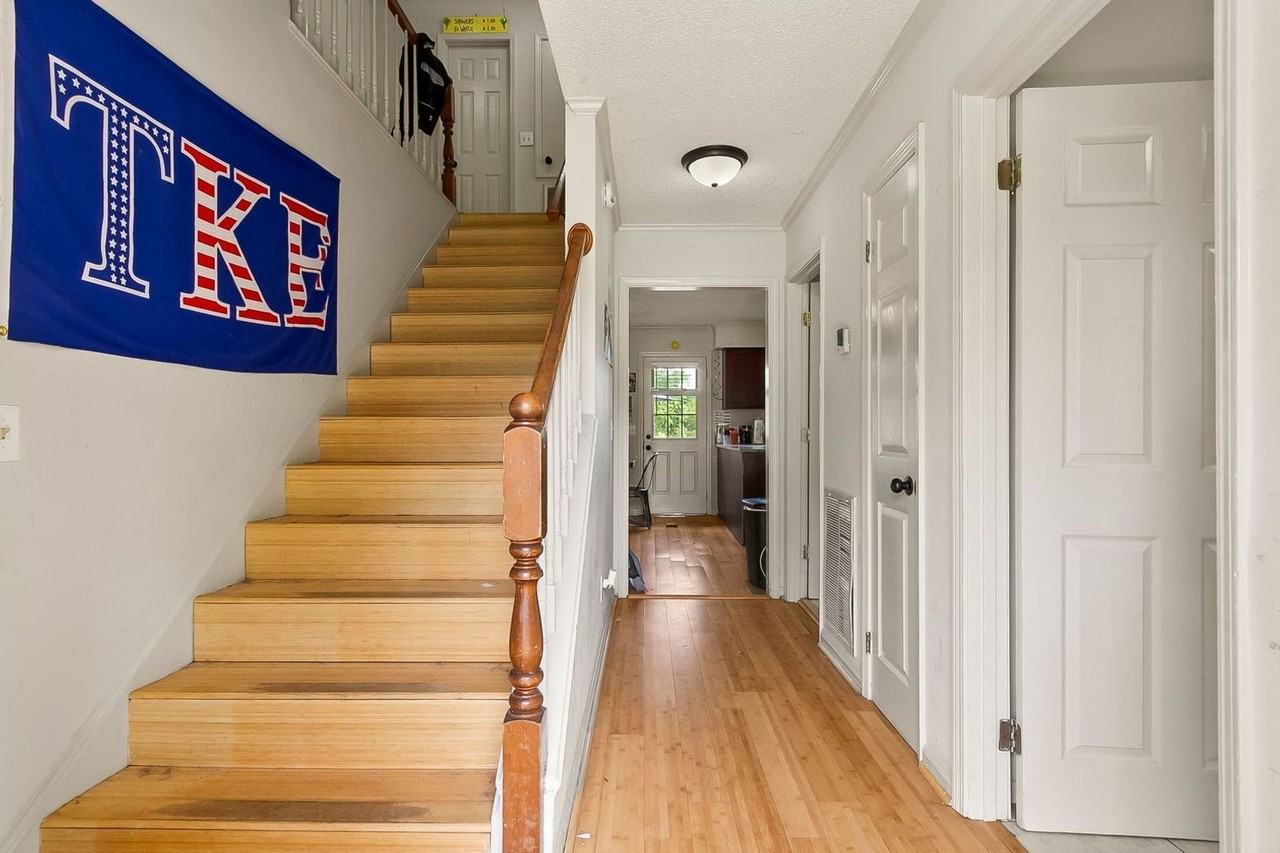 1414 Caplewood Dr - Photo 2 of 22