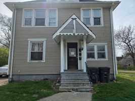 featured image of 119 N 3rd St