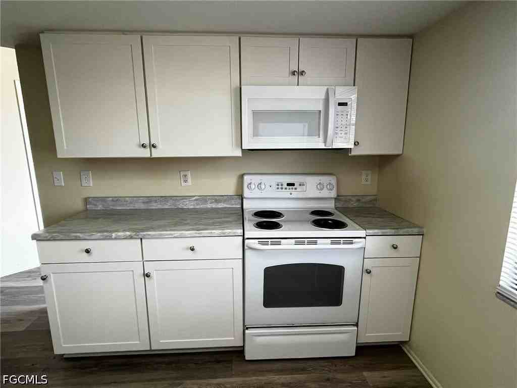 621 Sw 3rd St - Photo 3 of 19