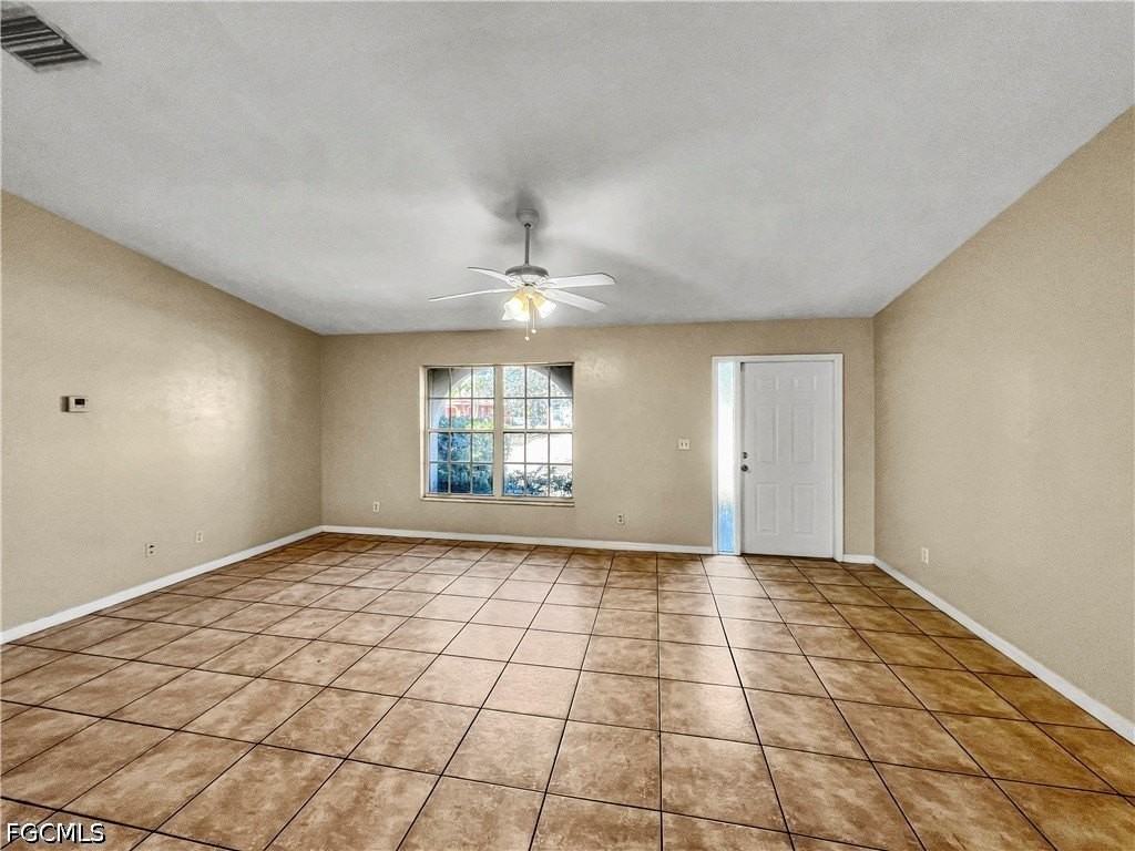 208 Se 17th St - Photo 4 of 35