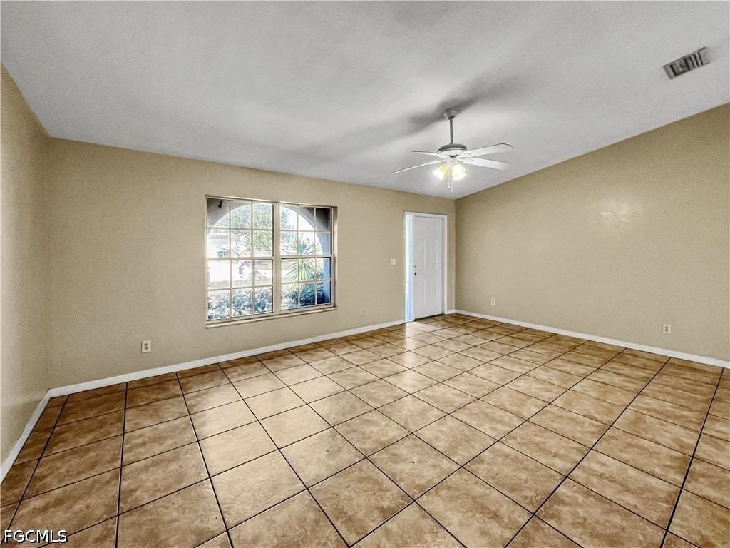 208 Se 17th St - Photo 5 of 35