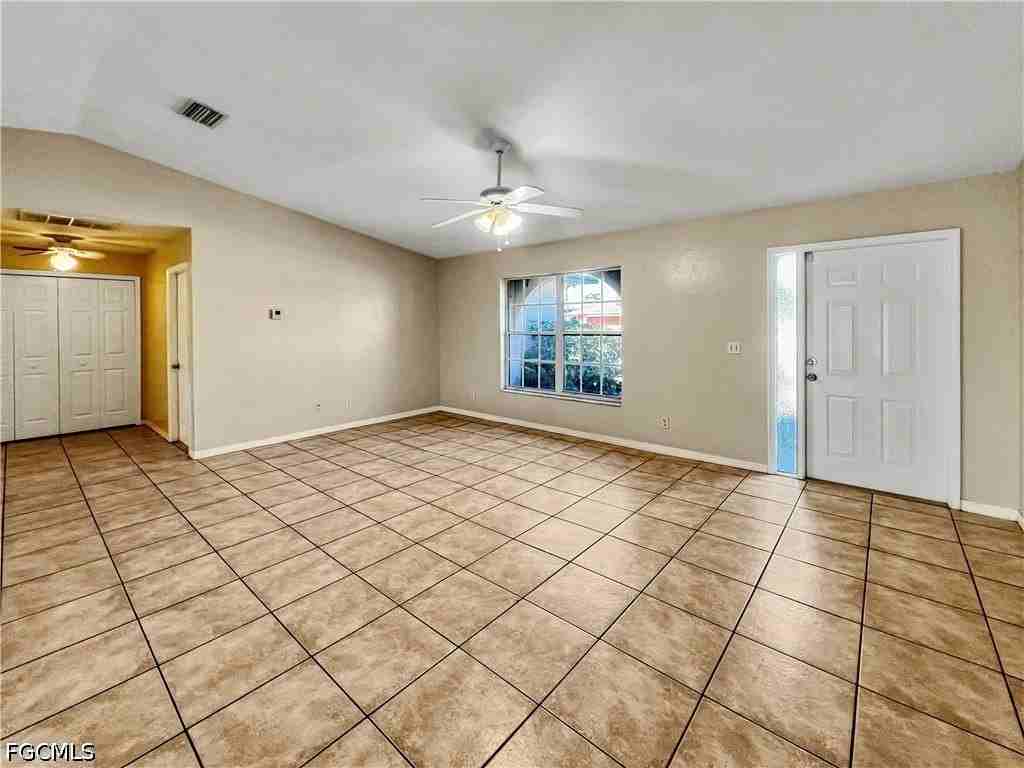 208 Se 17th St - Photo 6 of 35