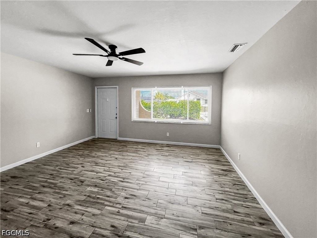 18660 Miami Blvd - Photo 4 of 33