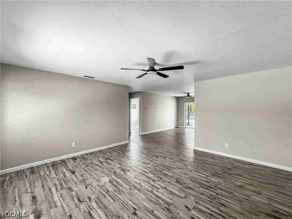 18660 Miami Blvd - Photo 6 of 33