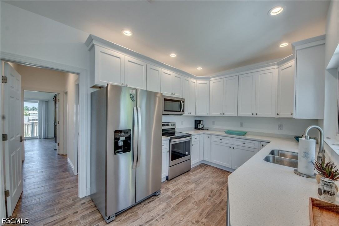 2579 3rd St - Photo 6 of 39