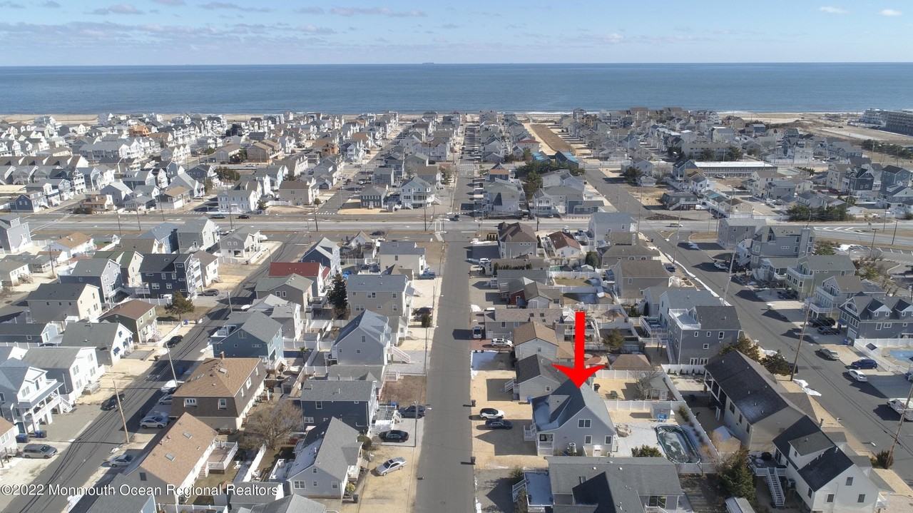 231 Harding Ave - Photo 3 of 35