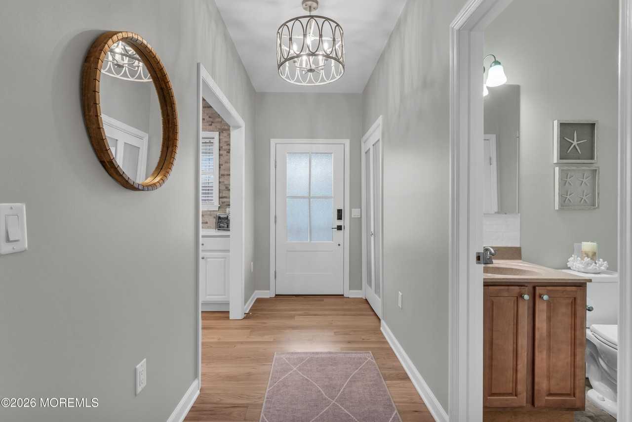 231 Harding Ave - Photo 4 of 35