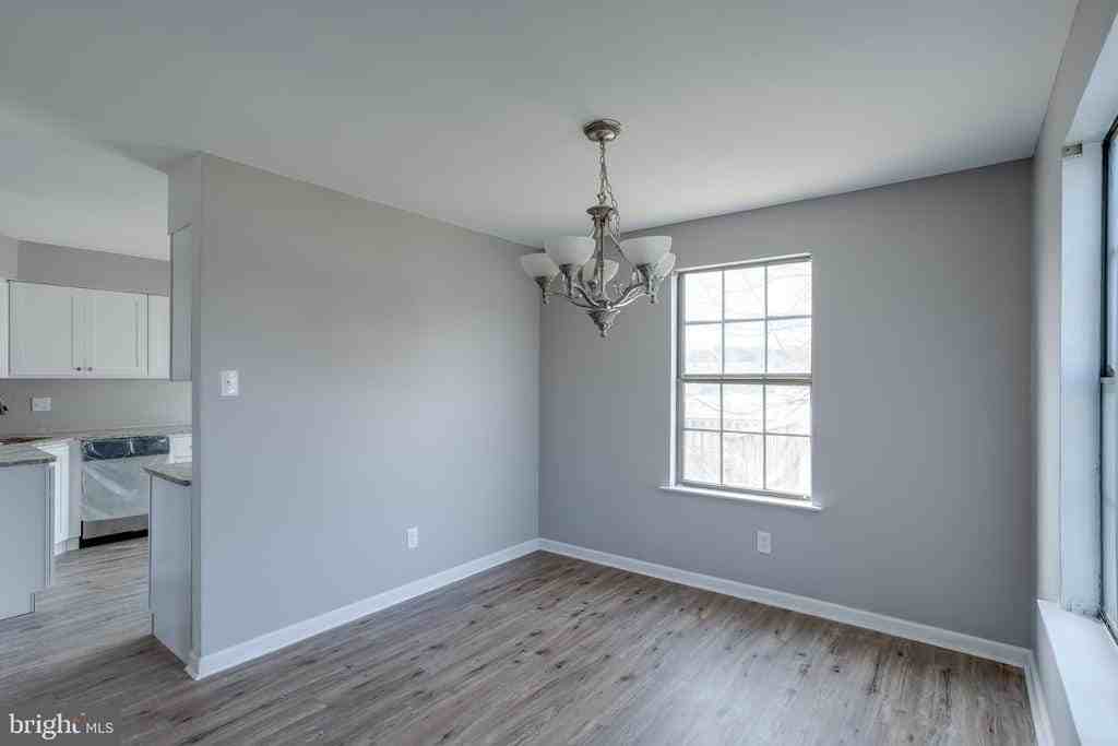 101 Bayberry Ct - Photo 5 of 27